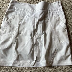 Women’s size 6 Lija White tennis skort T28